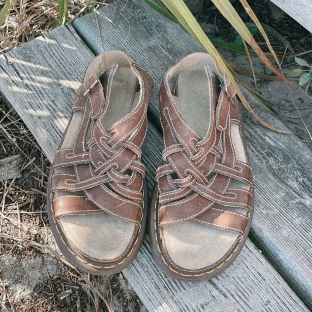 JUST WHAT THE DOC ORDERED SANDALS 💊🌊